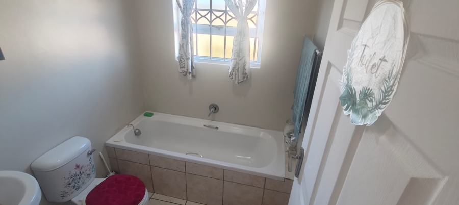 To Let 3 Bedroom Property for Rent in Parsons Ridge Eastern Cape